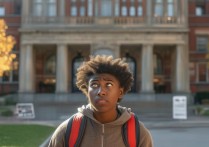 大学录取晚去几天报到可以吗，会被取消入学资格吗？